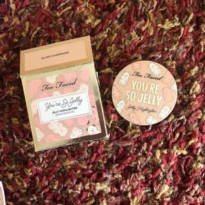 Too faced highlighter